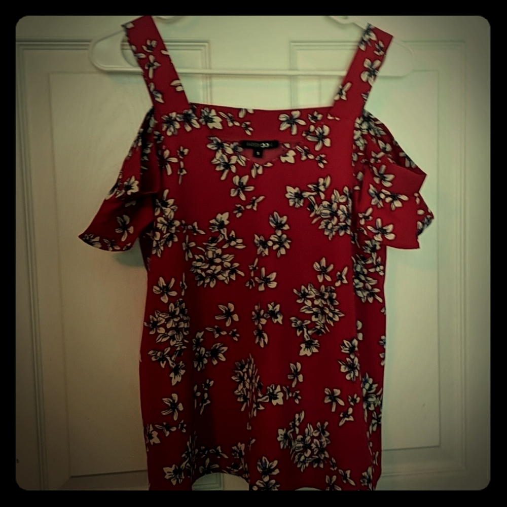 Floral top - never worn.